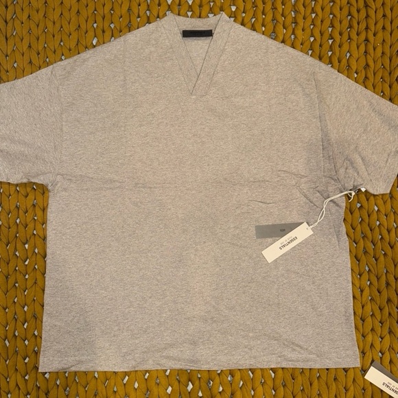 Essentials Fear of God Heather Gray T-Shirt and Shorts Set - Picture 5 of 11